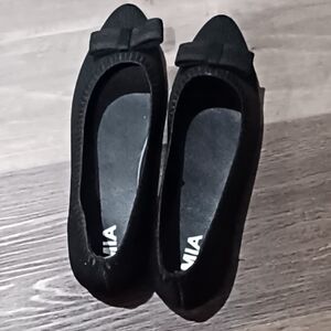 MIA Black Round-Toe Ballet Flats with Bow